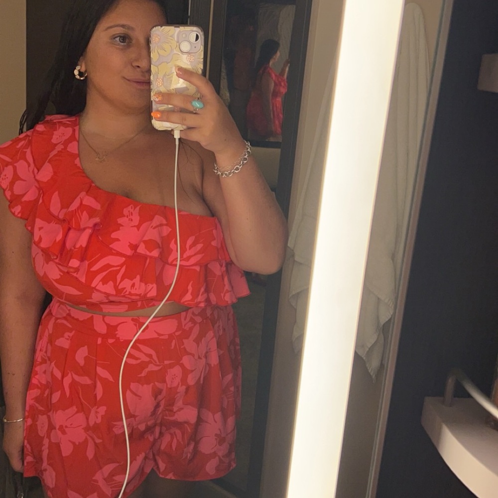 Pink short & asymmetrical top set